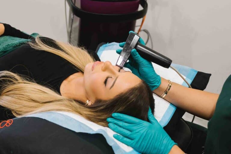 Hydrafacial treatment in progress at a Parramatta skin clinic to deeply cleanse and hydrate.